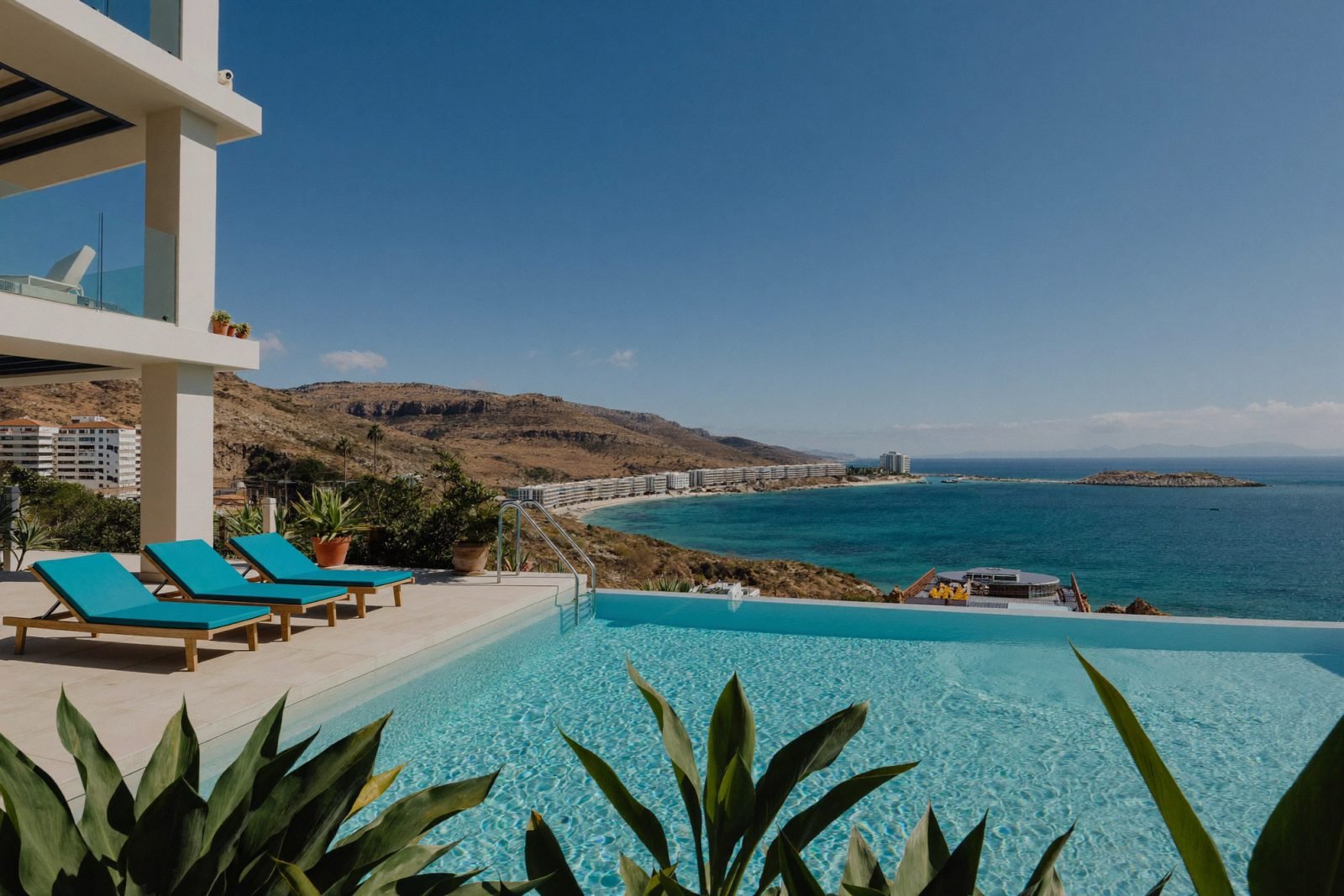 Airbnb vs Long-Term Rental in Puerto Vallarta: Which Earns More?